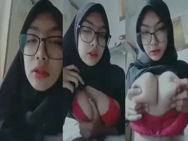 Bokep Indo NADIRA Tobrut Hijab Hitam BH Merah