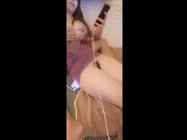 Live Show Auri Colmek Memek Basah Kuyup Banjir Lumer
